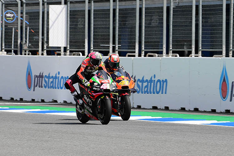 GP in Buriram 2019: Aleix Espargaró (41) kämpft gegen Bruder Pol (44)