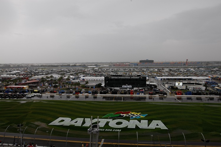 Das Wetter in Daytona soll sich gegen Abend bessern...