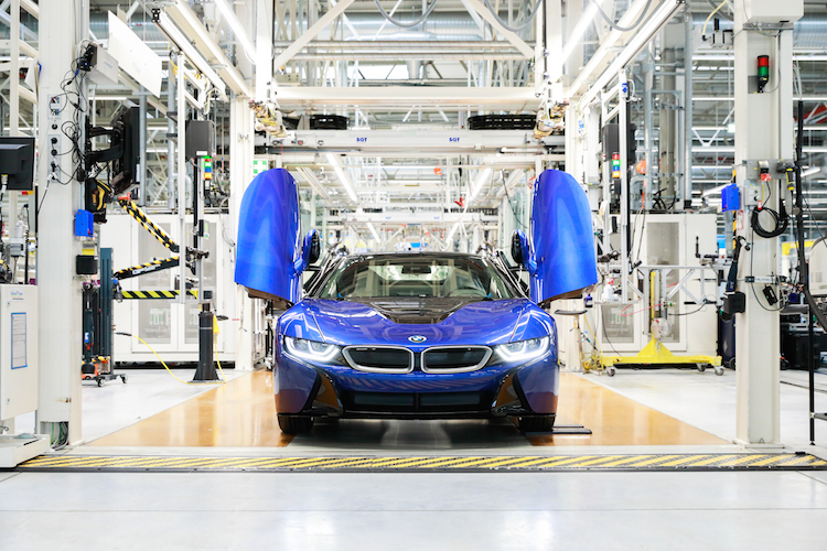 Der Letzte seiner Art: Der BMW i8 Roadster in Portimão-Blau markiert das Ende einer Ära