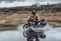 KTM 890 Adventure: 2023er Modell im neuen Design mit harmonischem Übergang von der Frontverkleidung in den Tank