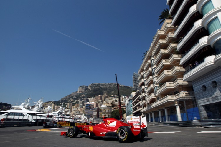 Die Ferrari (hier Alonso) machen einen starken Eindruck