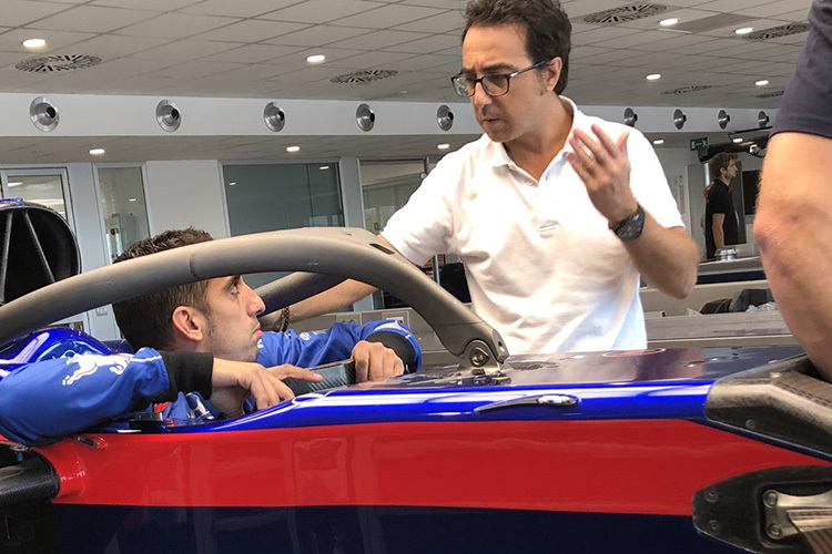 Sébastien Buemi absolvierte unlängst eine Sitzprobe im Toro Rosso-Werk in Faenza 