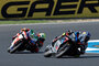 Toprak Razgatlioglu (BMW) vor Axel Bassani (Bimota)