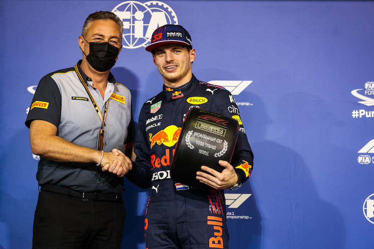 Mario Isola und Max Verstappen