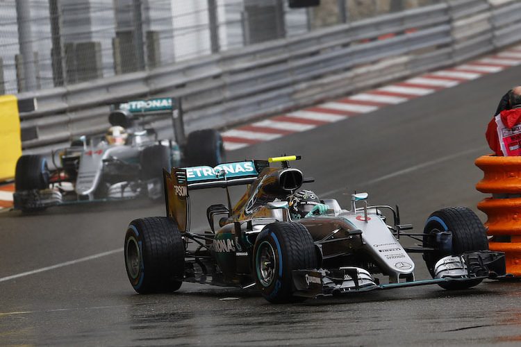 Nico Rosberg vor Lewis Hamilton