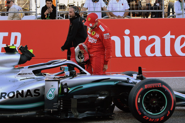 Sebastian Vettel interessiert sich nicht nur für den eigenen GP-Renner