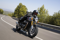 Thriumph Thruxton RS: Café Racer wollten schon immer mehr Leistung und weniger Gewicht
