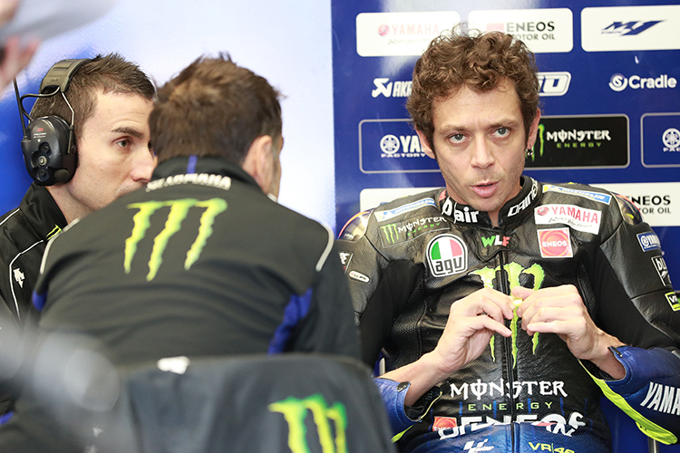 Valentino Rossi (re.) strauchelt weiterhin