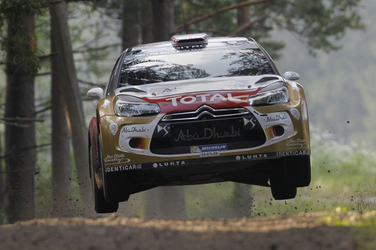 Nach dem spektakulären Unfall von 2013 ist Citroën-Pilot Kris Meeke dieses Mal auf dem Sprung zu einer Podiumsplatzierung