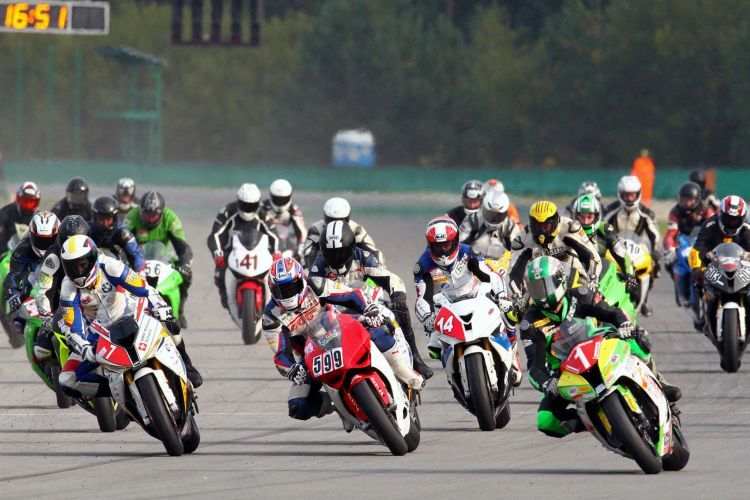 Start der Moto1 auf dem Masaryk-Ring in Brünn