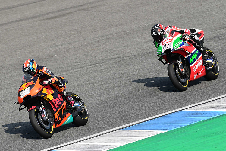 Bradley Smith vor Scott Redding