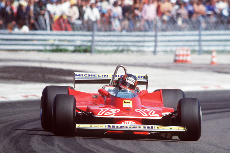 Das wollen die Fans: Fette Hinterreifen, fette Drifts – wie hier von Gilles Villeneuve im Ferrari