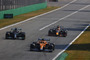 Max Verstappen vor dem Angriff auf Lewis Hamilton