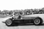 Nino Farina 1950 mit seinem Alfa Romeo-Rennwagen