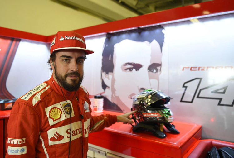 Fernando Alonso, der in Abu Dhabi seinen vorerst letzten GP für Ferrari bestritt, erklärte augenzwinkernd: «Ich bin 33 Jahre alt und wie wir in dieser Woche erfahren haben, ist das schon sehr alt»