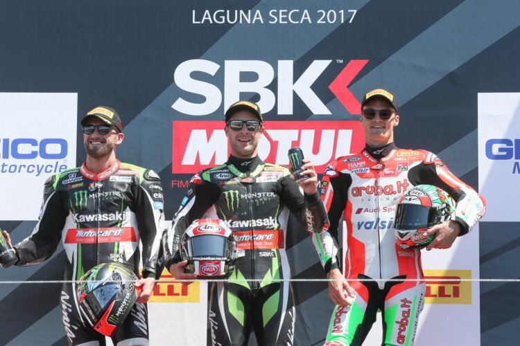 Jonathan Rea (mitte) dominierte vor allem den zweiten Lauf in Laguna Seca