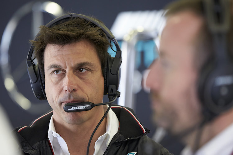 Mercedes-Motorsportdirektor Toto Wolff: «Ein Doppelausfall in Folge von Zuverlässigkeitsproblemen liegt uns schwer im Magen»