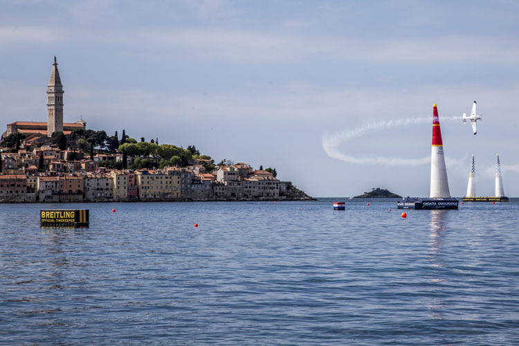 Matthias Dolderer war im Training zum zweiten Lauf der diesjährigen Red Bull Air Race-WM der Schnellste