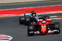 Sebastian Vettel vor Lewis Hamilton