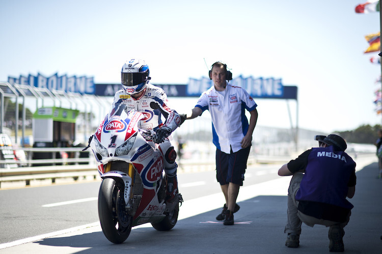 Sylvain Guintoli kommt mit der Honda nur langsam in Schwung