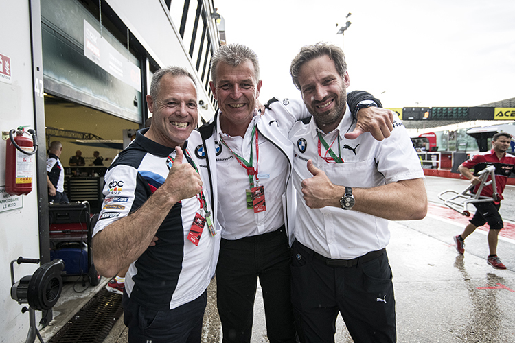 Teamchef Shaun Muir, BMW-Boss Dr. Markus Schramm und Motorsport-Direktor Marc Bongers (v.l.)