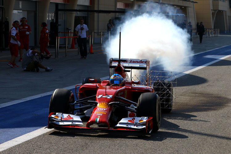 Der Ferrari von Fernando Alonso gab ungeplante Rauchzeichen von sich