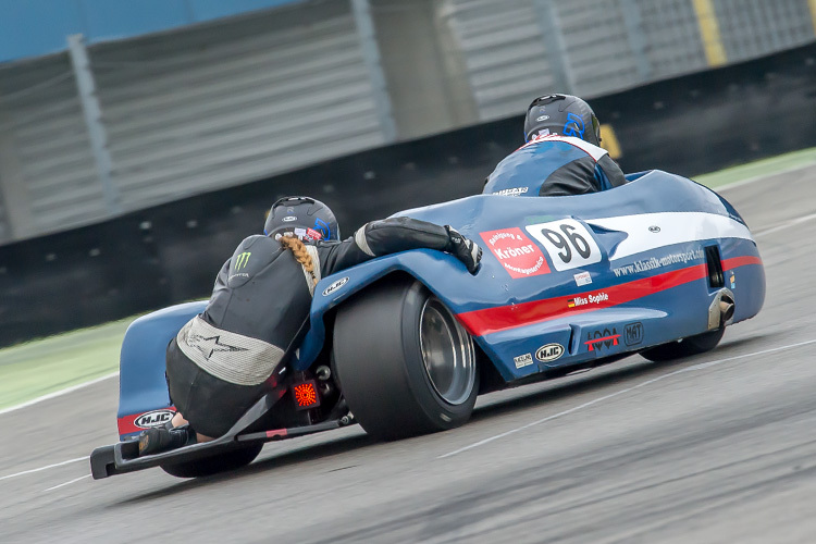 Phil Croft und Sophie Sattelberger auf dem TT Circuit Assen