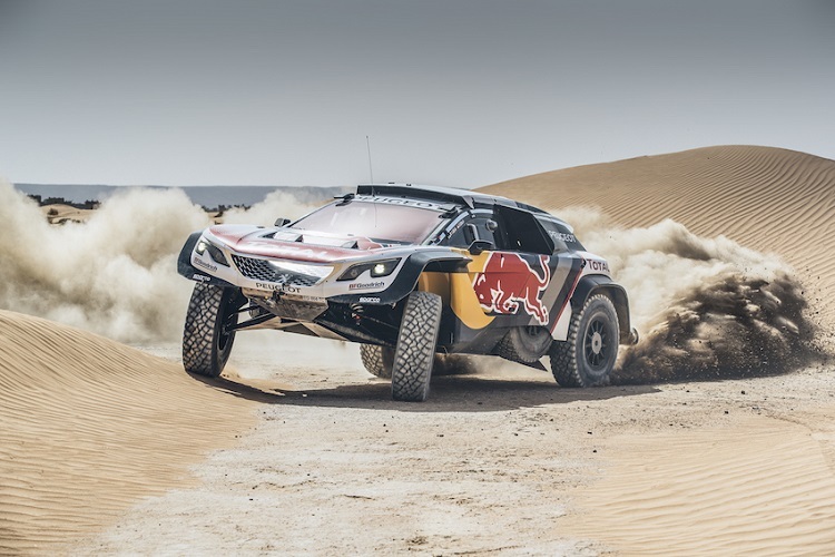 Stephane Peterhansel im Peugeot 3008 DKR beim Test