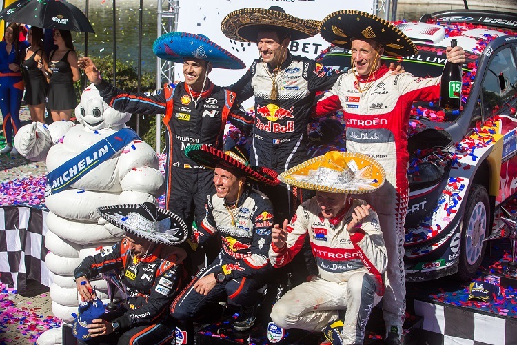 Das Siegerpodium der Rallye Mexiko