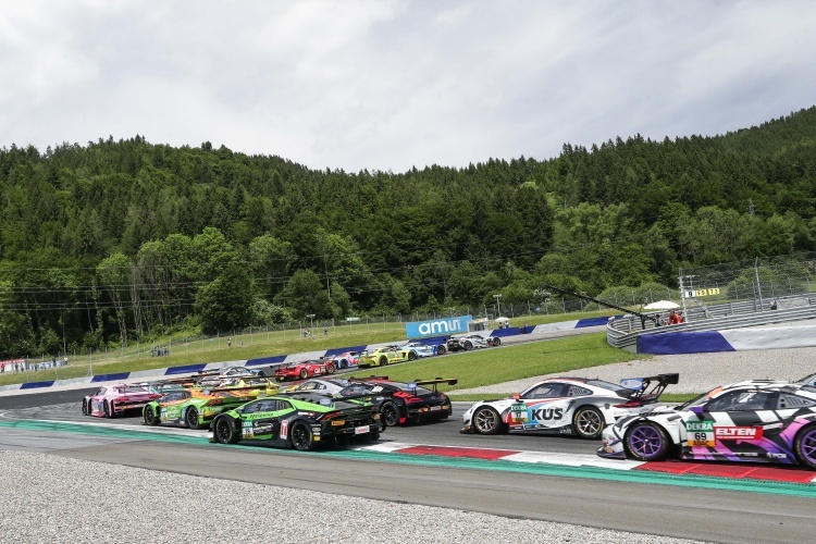 Auf dem Red Bull RIng bieten die GT3-Rennwagen des ADAC GT Masters immer eine tolle Show