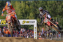 Henry Jacobi (#21) lieferte sich im Qualifikationsrennen von Mantova ein packendes Duell mit Jeffrey Herlings (#3)