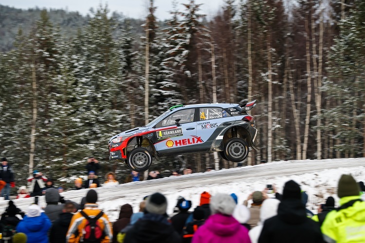 Starker Hayden Paddon in Schweden