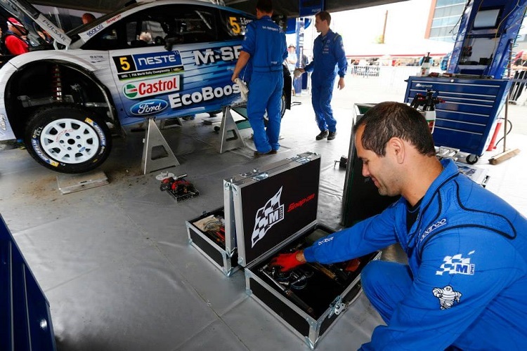 Der Ford Fiesta RS WRC von Elfyn Evans im Service