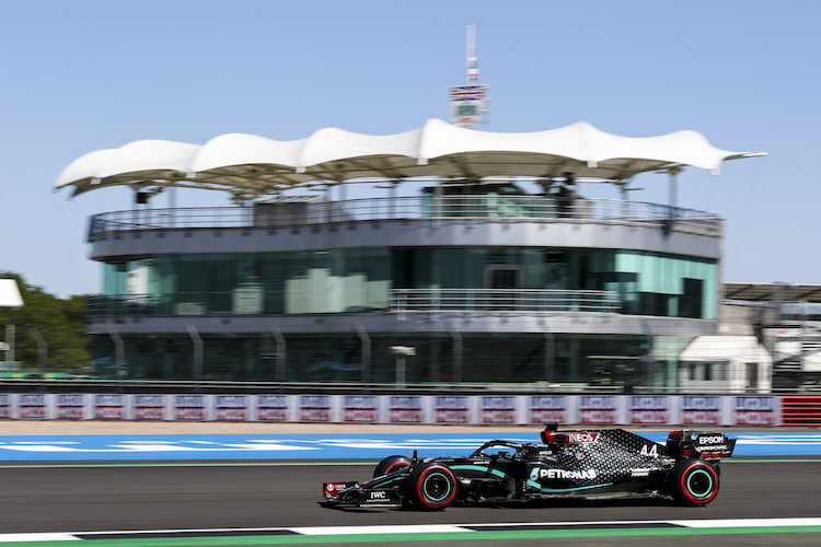 Lewis Hamilton war im 2. freien Training auf dem Silverstone Circuit der Schnellste