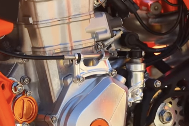 Der Seilzug an der Werks-KTM von Eli Tomac