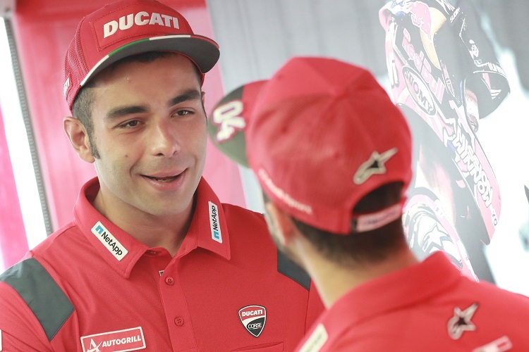 Danilo Petrucci im Gespräch mit Andrea Dovizioso