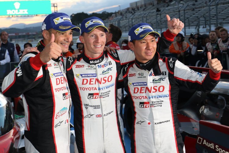 Die Sieger aus Fuji: Stéphane Sarrazin, Mike Conway und Kamui Kobayashi (v.li.)