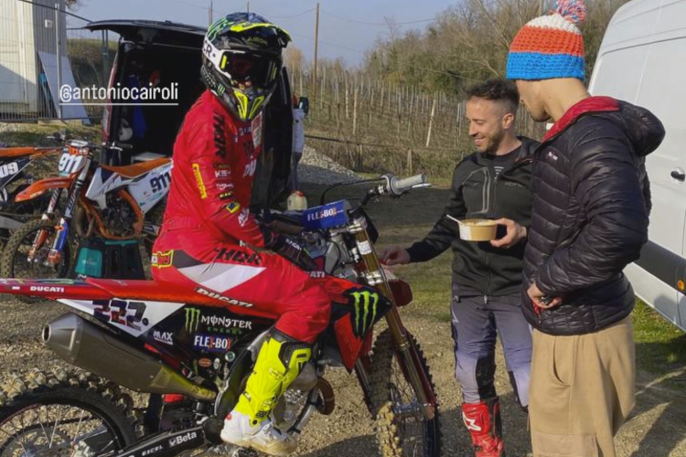 Antonio Cairoli, Andrea Dovizioso und Lorenzo Savadori in Faenza