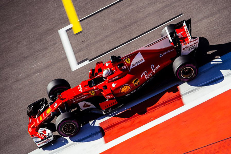 Sebastian Vettel auf dem Weg zur Pole-Position