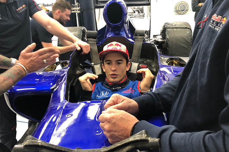 Marc Márquez beim «Seat Fitting» in England