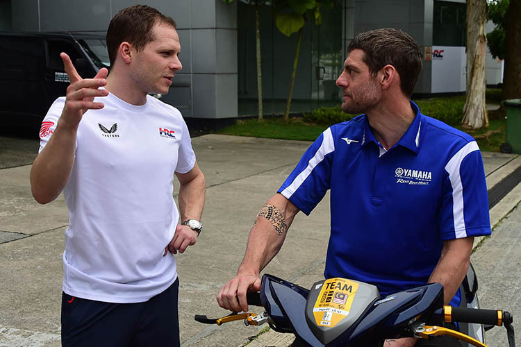 Sepang 2023: Stefan Bradl (li.) mit Yamaha-Testfahrer Cal Crutchlow