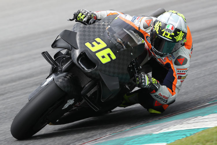 Joan Mir mit einem speziellen Helm-Design beim Shakedown-Test in Sepang