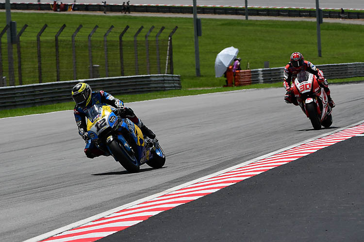 Tom Lüthi (#12) und Takaaki Nakagami (#30) beim Malaysia-GP