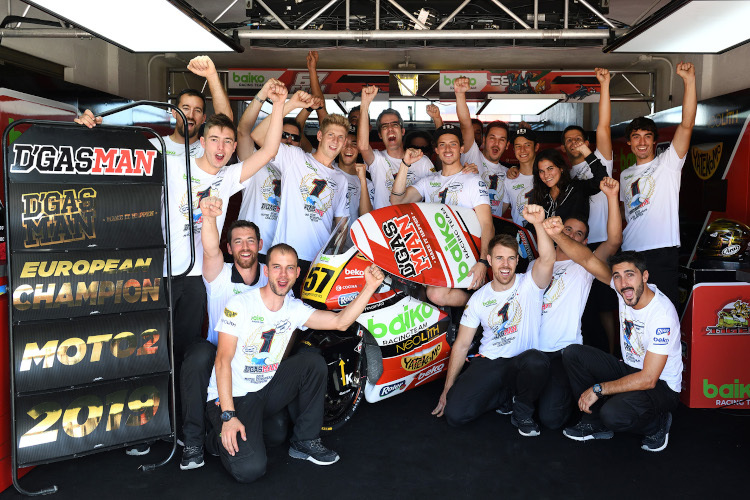 Edgar Pons jubelte mit dem Baiko Racing Team über den Moto2-EM-Titel 2019