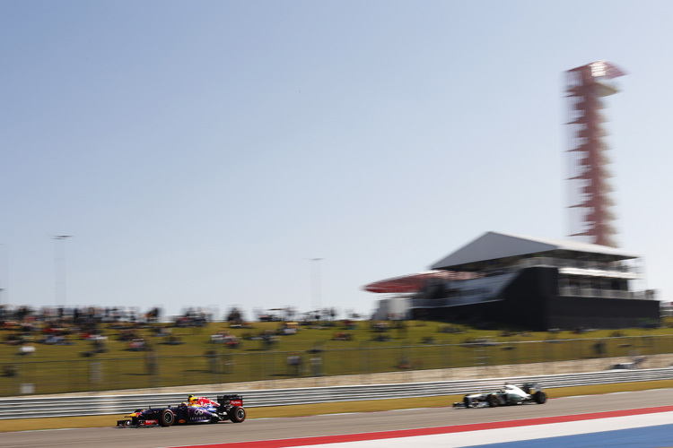 Sinnbild fürs Austin-Training: Red Bull Racing vor Mercedes
