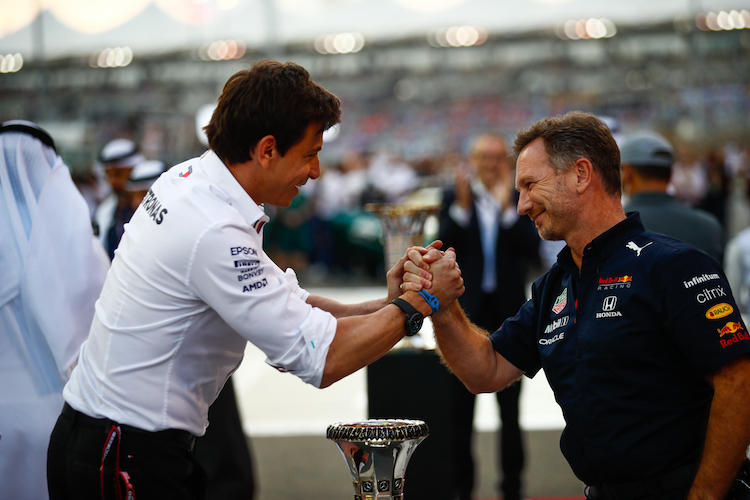 Toto Wolff und Christian Horner 2021 in Abu Dhabi