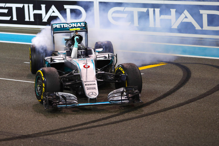 Nico Rosberg feiert in Abu Dhabi 2016 seinen Titel