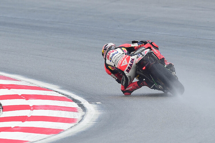 Stefan Bradl im Regen von Sepang