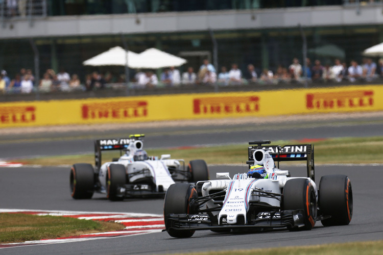 Valtteri Bottas vor Felipe Massa