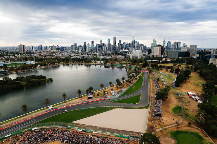 Bevor es in Melbourne mit den Trainings losgeht, wird noch tüchtig gefeiert